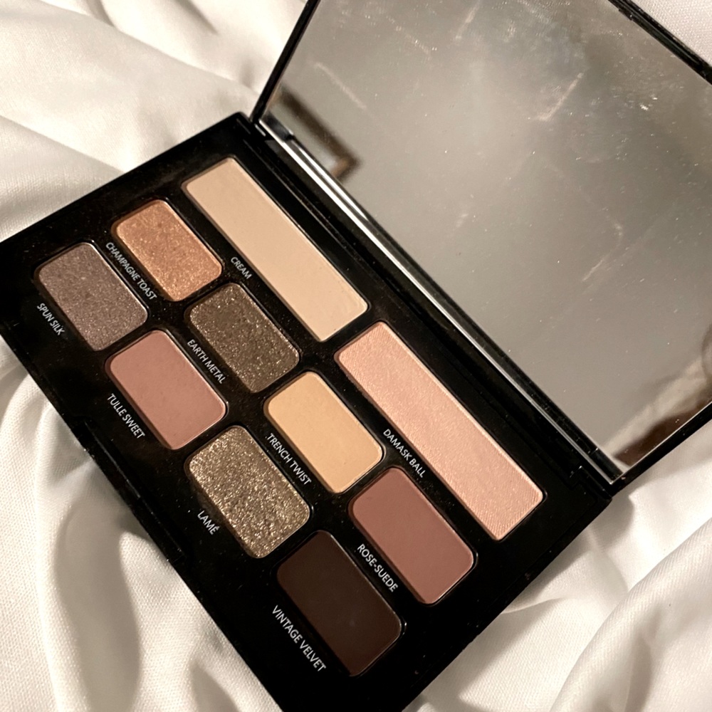 Bobbi Brown - HAUTE Nudes Palette - lightly used